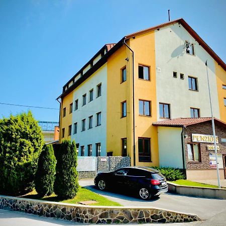 Penzion Domes Čadca Buitenkant foto